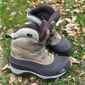 The North Face Chilkat Tan & Brown
Insulated Winter Boots Women's